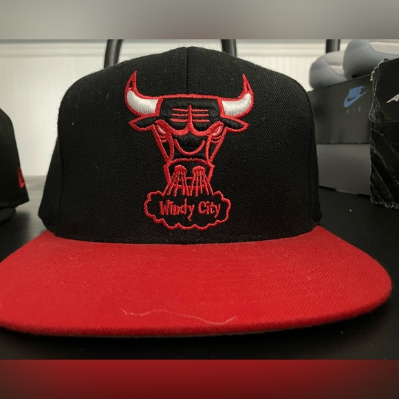 Lot of 5 Chicago Bulls SnapBack Caps Hats! Mitchell + Ness New Era Jordan Nike - Picture 10 of 16